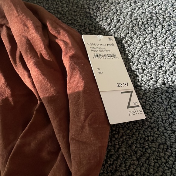 High Low Sweatshirt - Picture 3 of 3